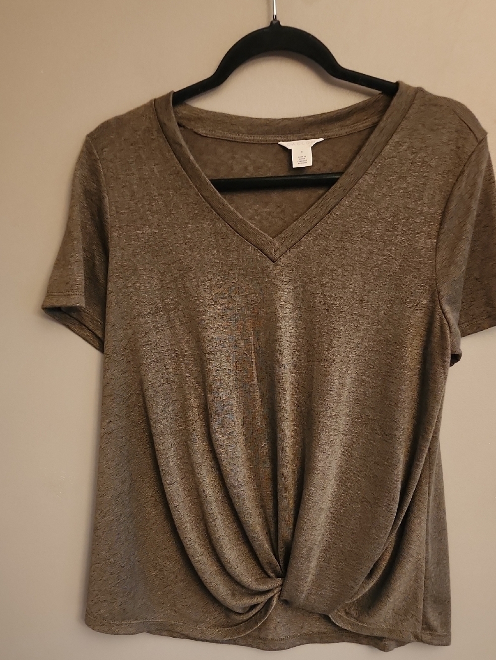 NWOT Caslon Olive Twist-Front V-Neck Short Sleeve Tee